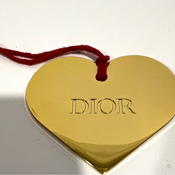 👜 Dior Limited Edition Botanical Butterfly Bag and Gold Heart Ornament - Picture 2 of 3